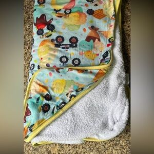 Posh peanut hooded towel